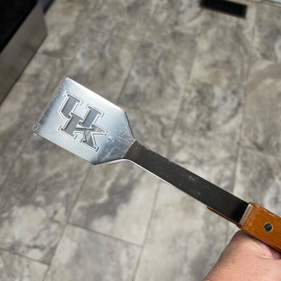 University Of Kentucky NEW BBQ Grilling Spatula & Tong Set Wood & Metal - Picture 6 of 10